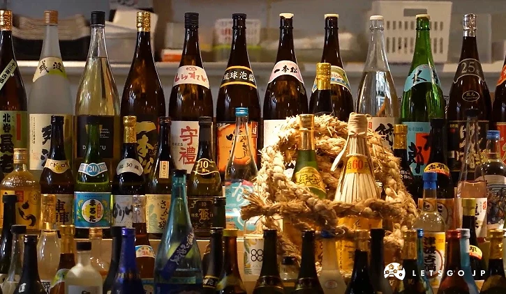 擺滿很多日本酒
