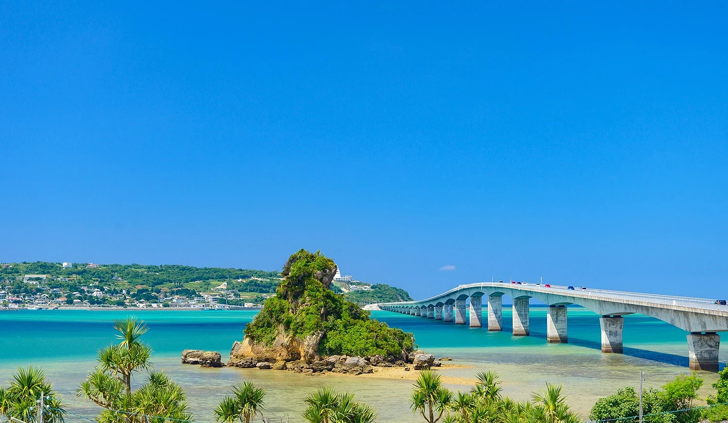 夏季期間的古宇利島對出海景