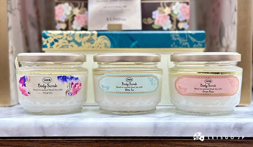 SABON身體磨砂膏人氣香味:東京、白茶、綠玫瑰(由左至右)攝影:Angie
