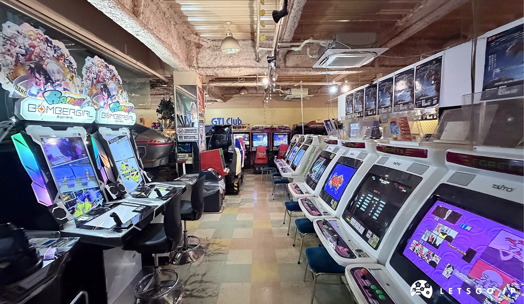 Takadanobaba Mikado Game Center店內有多台遊戲機
