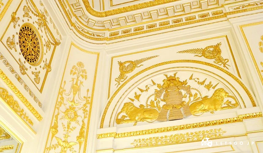 東京迎賓館赤坂離宮的彩鸞廳(彩鸞の間)神鳥金鸞雕刻