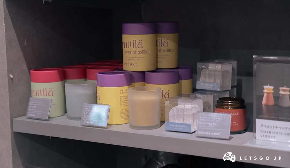 Standard Products 店內陳列多款香氛蠟燭,包含檸檬羅勒、薑與檸檬等不同香氣與造型。