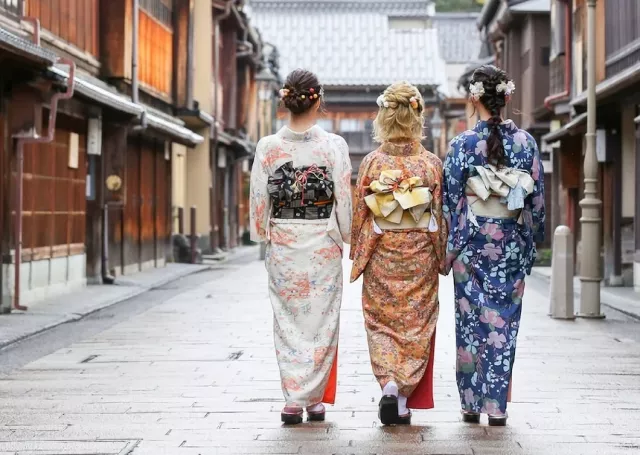 東茶屋街完整指南：必買、必吃、交通與和服體驗資訊，金澤浪漫散策地圖 的縮圖