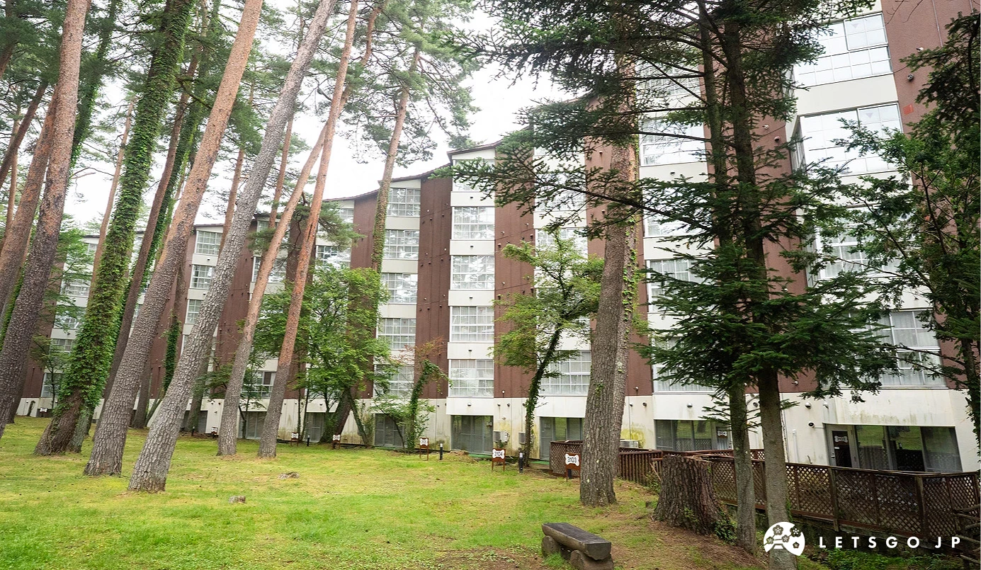 Hotel Spor:Sion的房間與森林及草地相鄰