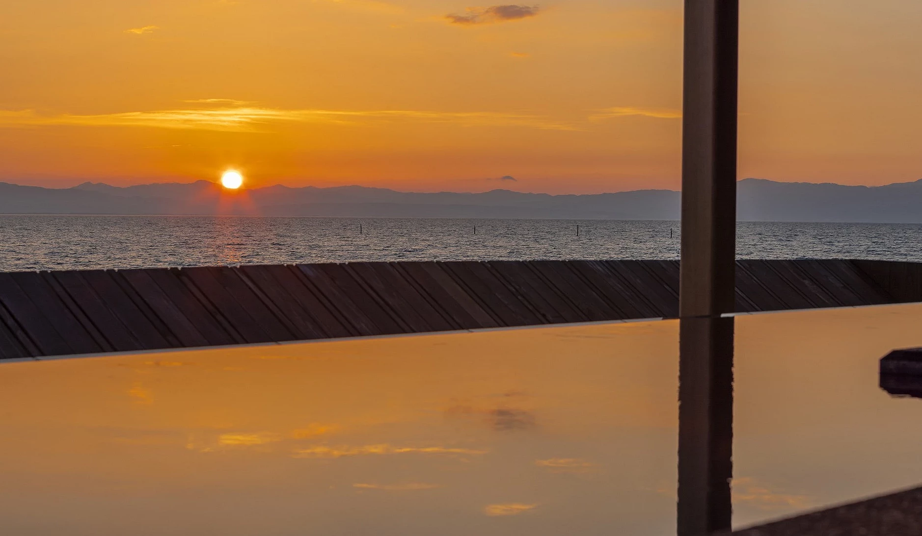 蒼之湖邸夕陽景色