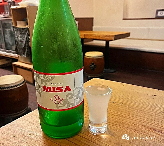綠色瓶身的清酒