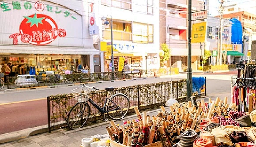 充斥各種布料的日暮里纖維街街景