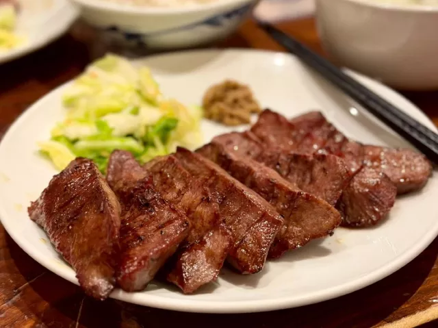 仙台牛舌全攻略：10間必吃名店推薦、牛舌一條街完整指南 的縮圖