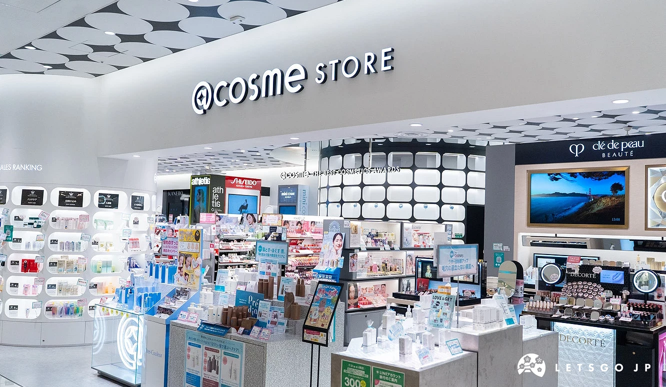 店內裝潢明亮,商品陳列動線清楚