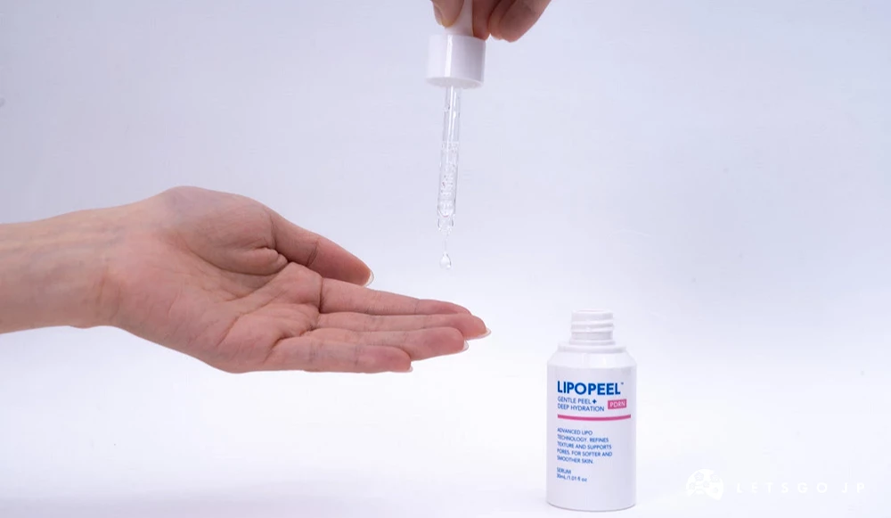 LIPOPEEL PDRN 實際滴在手上