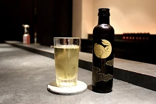 出示優惠券，可享一杯免費飲品