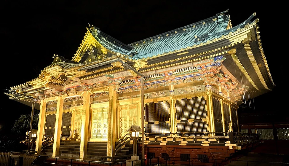 夜晚打燈的上野東照宮