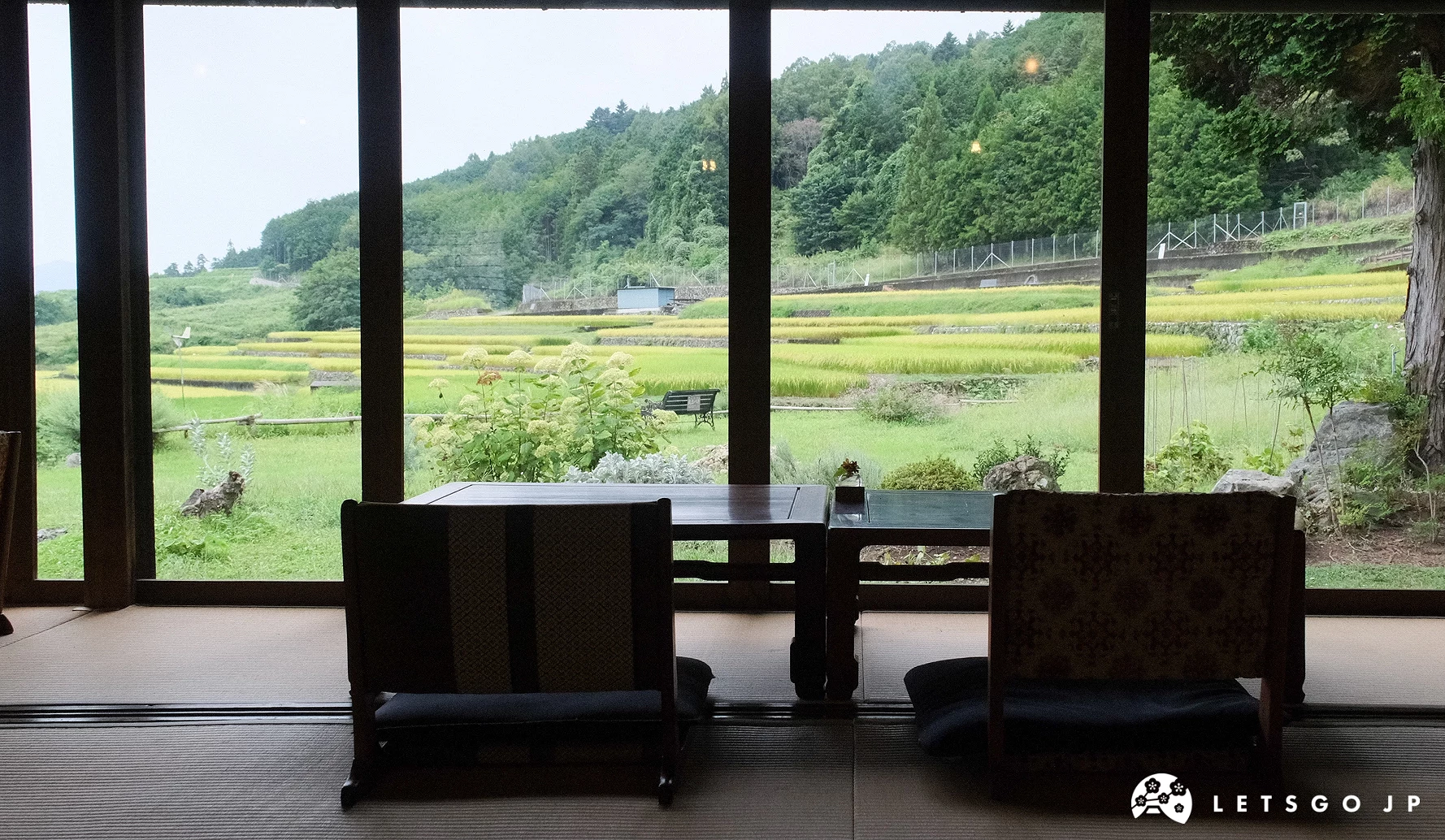 月晴れる 室內風景