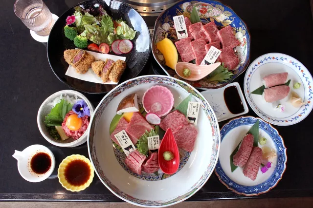 亞李蘭離宮湯布院本店（Ariran Rikyu Yufuin）：全席包廂的松阪牛燒肉 的縮圖