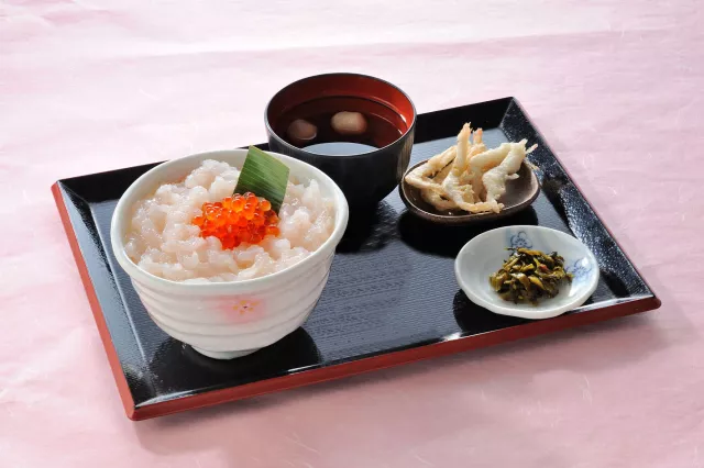 富山美食推薦18選：白蝦、黑拉麵、迴轉壽司與冰見牛燒肉 的縮圖