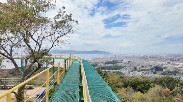 須磨浦山上遊園：搭上怪奇交通工具「カーレーター」，看神戶絕美的海景 的縮圖