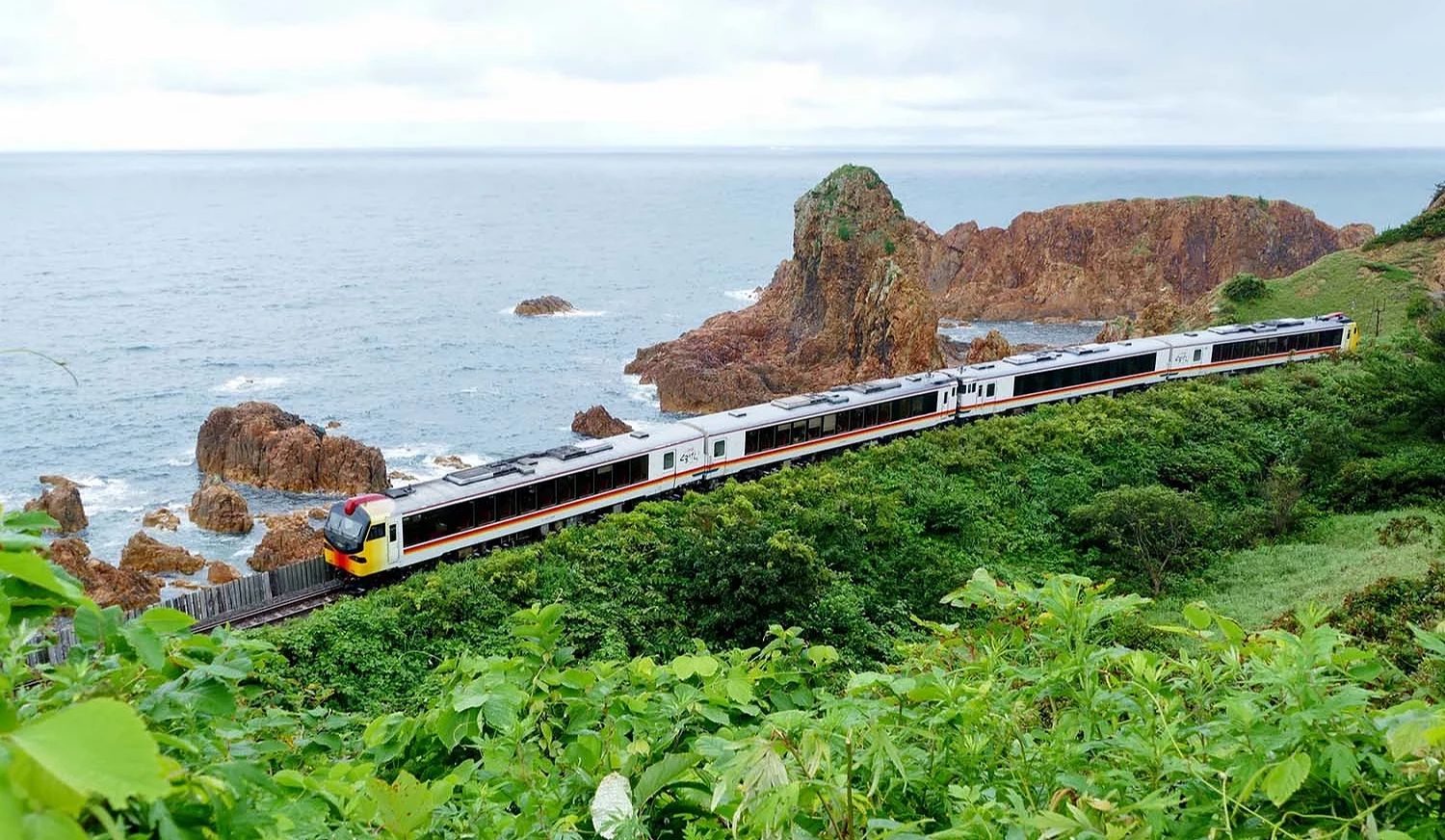 五能線的觀光列車「Resort 白神號」