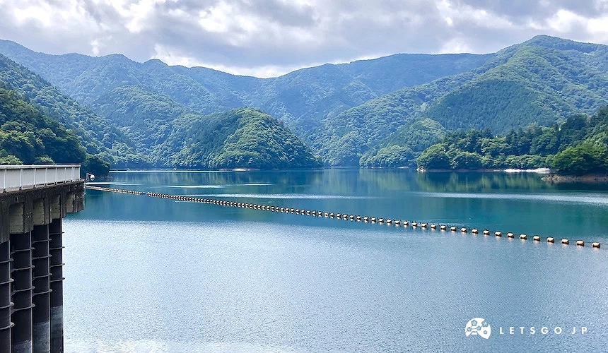 奧多摩湖範圍非常