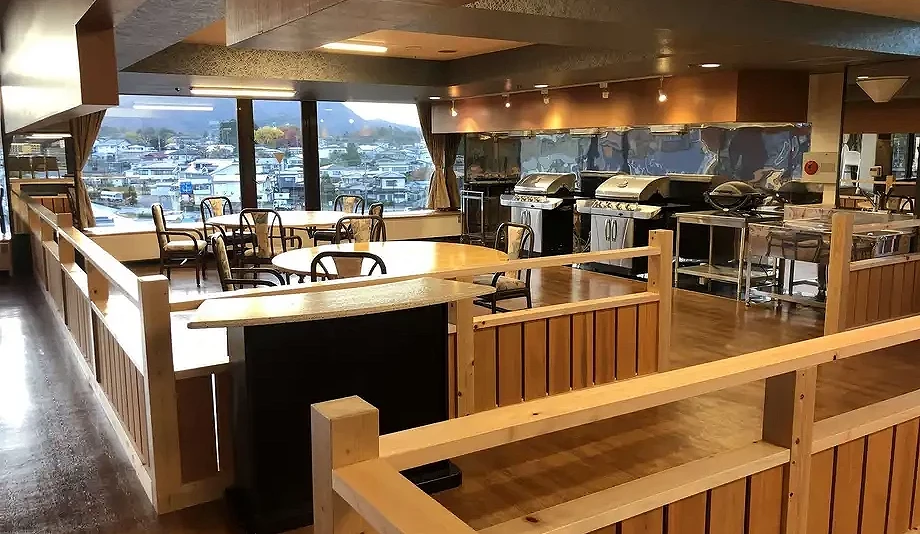 屋內BBQ區的270度全景