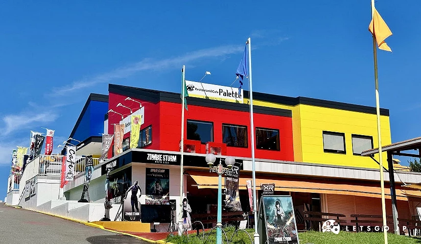 園區內的餐廳、伴手禮店外觀都繽紛亮眼,建築造型吸睛攝影:Angie