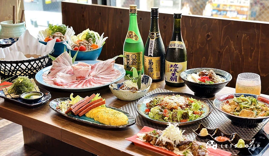 「沖繩居酒屋かんぷー」提供阿古豬涮涮鍋套餐、沖繩麵、塔可飯、泡盛等豐富沖繩在地特色料理攝影:Angie