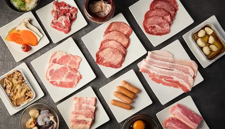 各式肉品和小菜