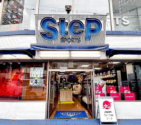 「STEP SPORTS 大阪店」店鋪外觀攝影:Angie