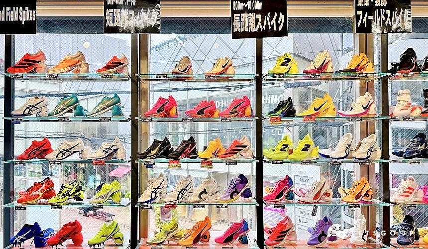釘鞋鞋款依照競賽項目分門別類展示攝影:Angie