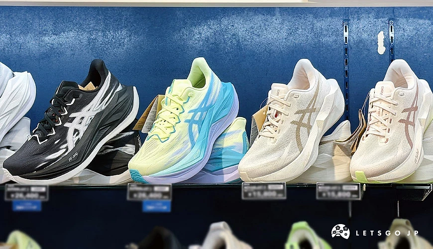 ASICS SUPERBLAST 3(左一左二)、NOVABLAST 6(右一右二)攝影:Angie