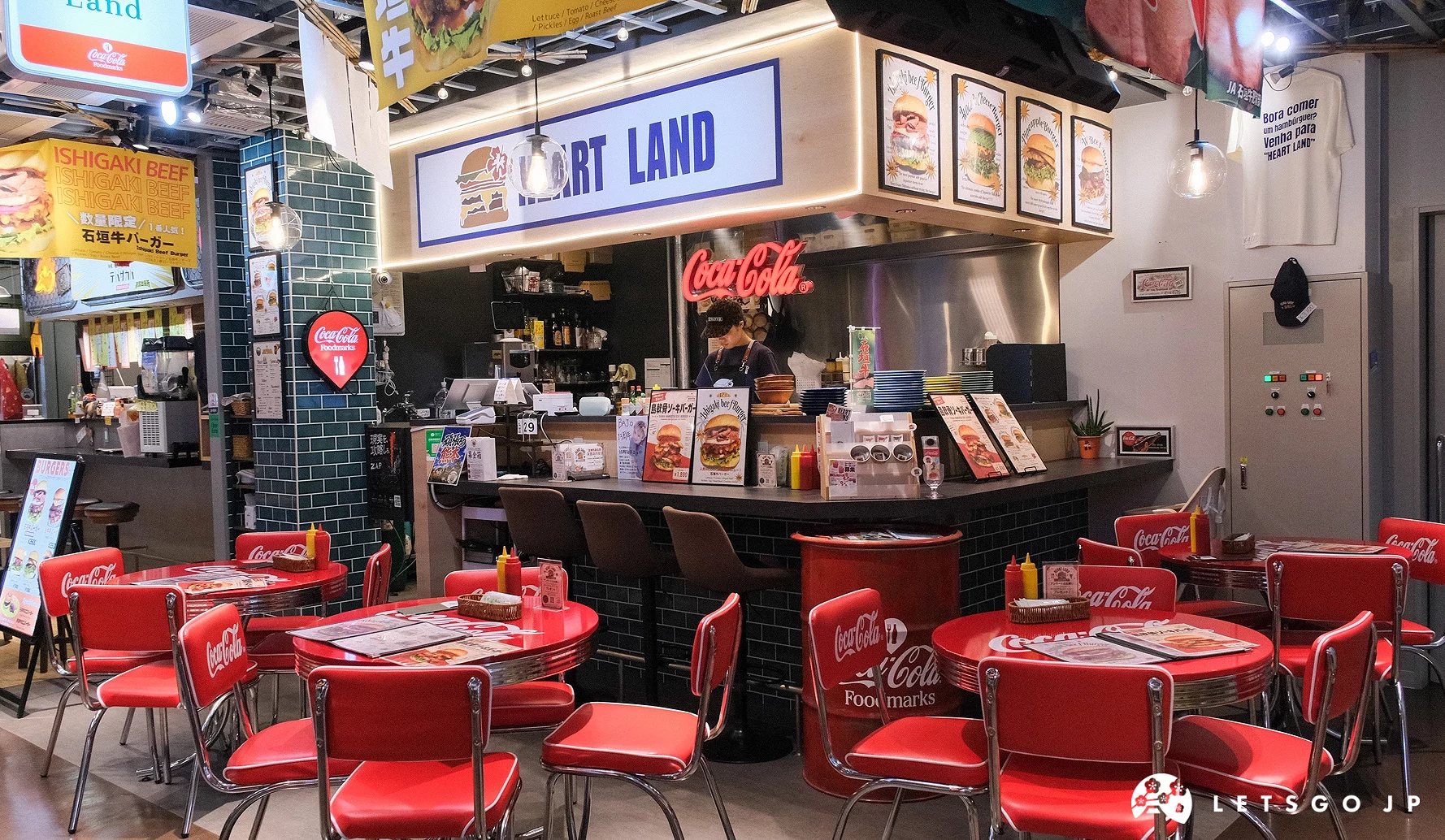 沖繩「MAKISHI CARNIVAL」內的 Burger shop Heart Land店鋪外觀