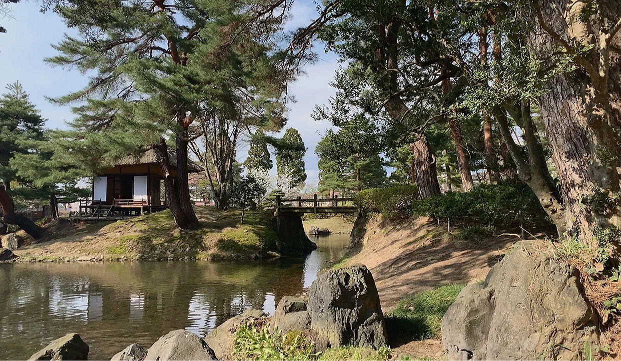 御藥園是迴遊式庭園設計