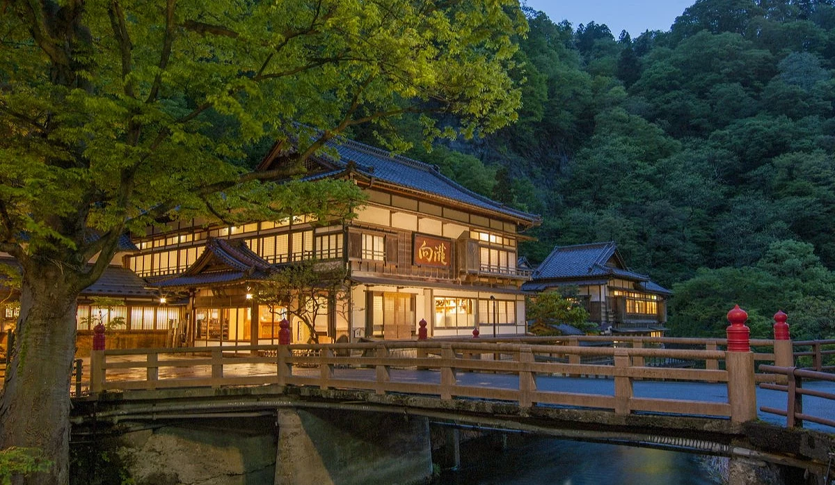 向瀧是當地歷史悠久的溫泉旅館