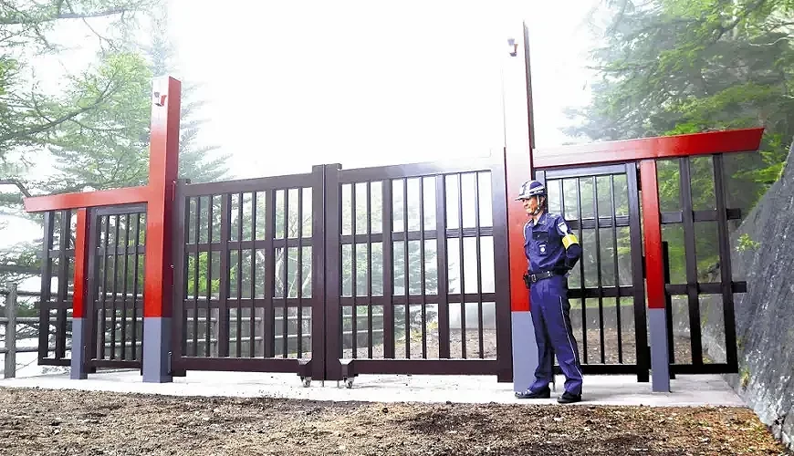 吉田路線五合目的閘門