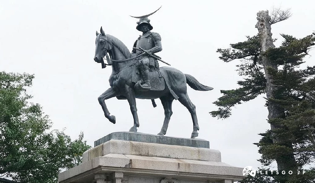 仙台城跡內的伊達政宗公騎馬像