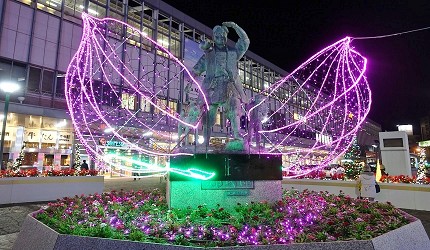 日本JR岡山站桃太郎桃子像