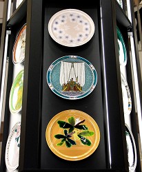 永旺夢樂城新小松商場內的九谷燒花碟裝飾