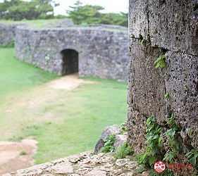 “古城境內一景”