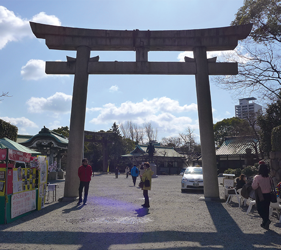 東側鳥居