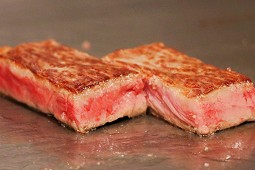 大蝦、蒜香炒飯、飲料<br>三選一免費招待