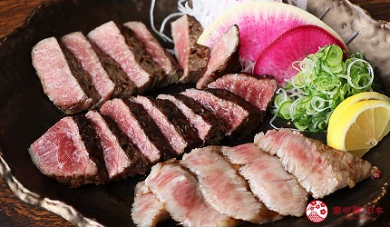 神戶三宮和牛推薦「寅松の肉たらし」的牛排可以一次吃到一種赤身肉和兩種霜降肉