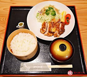 秋田縣大館市美食雞飯便當花善