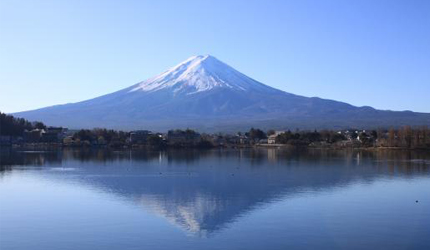 日本富士山的逆富士照