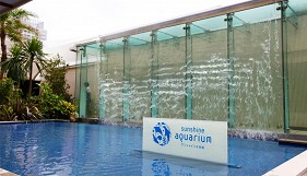 陽光水族館入口以南國度假村的形象所設計打造