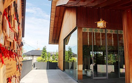 日本自由行東京神樂坂必訪景點赤城神社由隈研吾設計