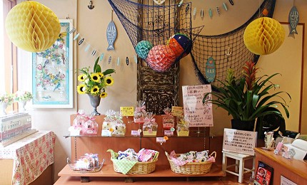 日本東京自由行都電荒川線推薦小店咖啡與美味甜點適合家庭親子
