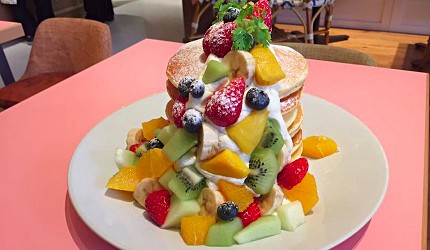 SHIBUYA PARLOR「新鮮綜合水果鬆餅塔」