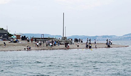 「猿島」可戲水、烤肉和海釣