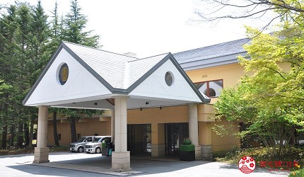 輕井澤住宿輕井澤飯店輕井澤住宿推薦輕井澤十字酒店輕井澤飯店推薦輕井澤小木屋輕井澤住宿平價輕井澤住宿推介東京輕井澤住宿輕井澤民宿推薦輕井澤推薦住宿輕井澤西館小木屋輕井澤便宜住宿輕井澤平價住宿輕井澤酒店推介推薦輕井澤住宿小木屋輕井澤住宿親子輕井澤住宿推薦輕井澤酒店推介星野溫泉蜻蜓之湯小木屋酒店親子平價飯店滑雪酒店輕井澤十字酒店介紹文章之「輕井澤 Hotel Bleston Court」的飯店入口