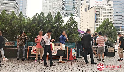 日本東京新宿JR站西口出口的吸煙區