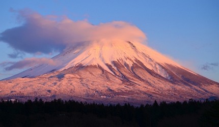 日本富士山的紅富士